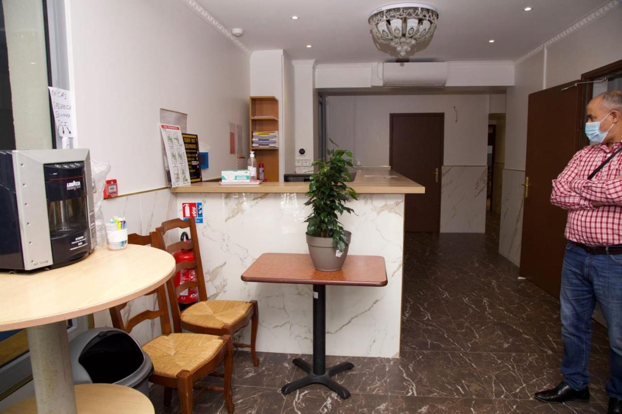 Hotel Le Privilege Ла-Курнёв Экстерьер фото
